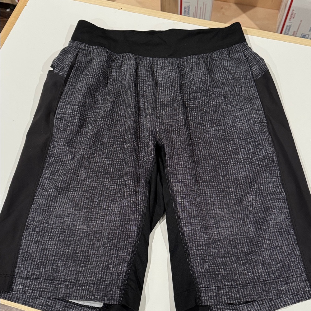 Lululemon T.H.E. Short *Linerless 11" I - Picture 2 of 3